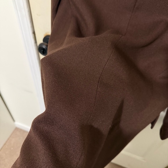 Vintage Emblem Brown Blazer with Shoulder Pads – Size 7 - Picture 13 of 13
